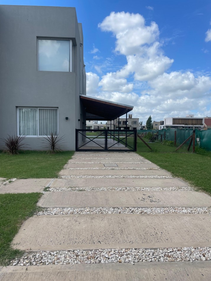 CASA EN BARRIO CERRADO  SAN ELISEO LAGOS