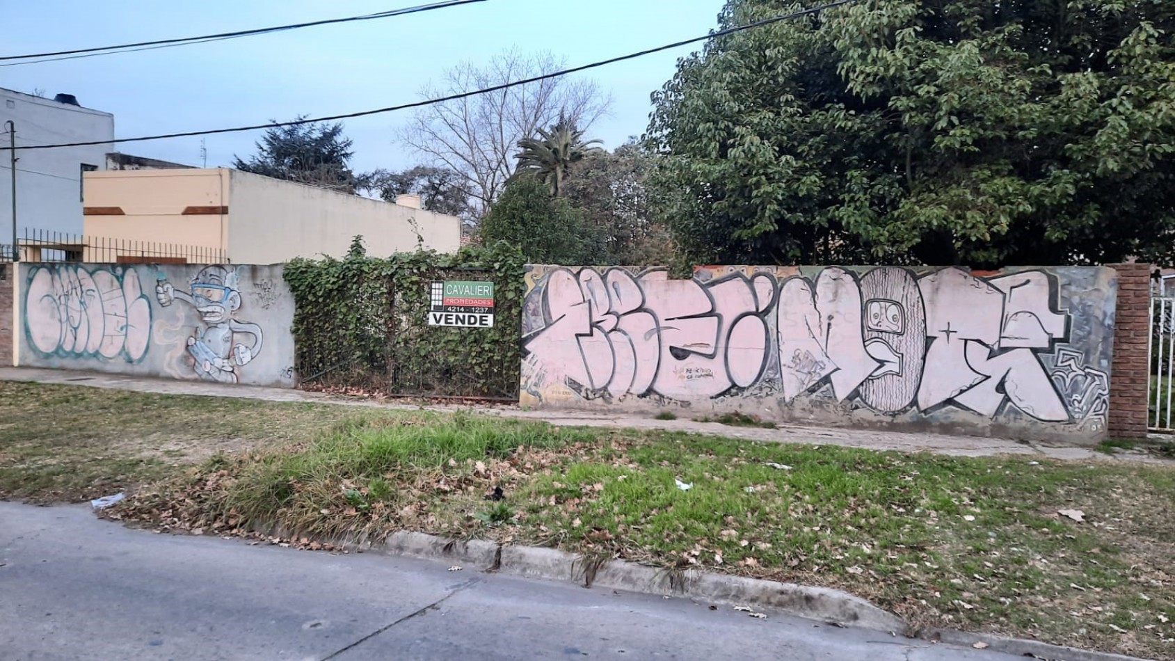 EXCELENTE TERRENO PARA INVERSION A METROS DE LA AVENIDA ESPORA.